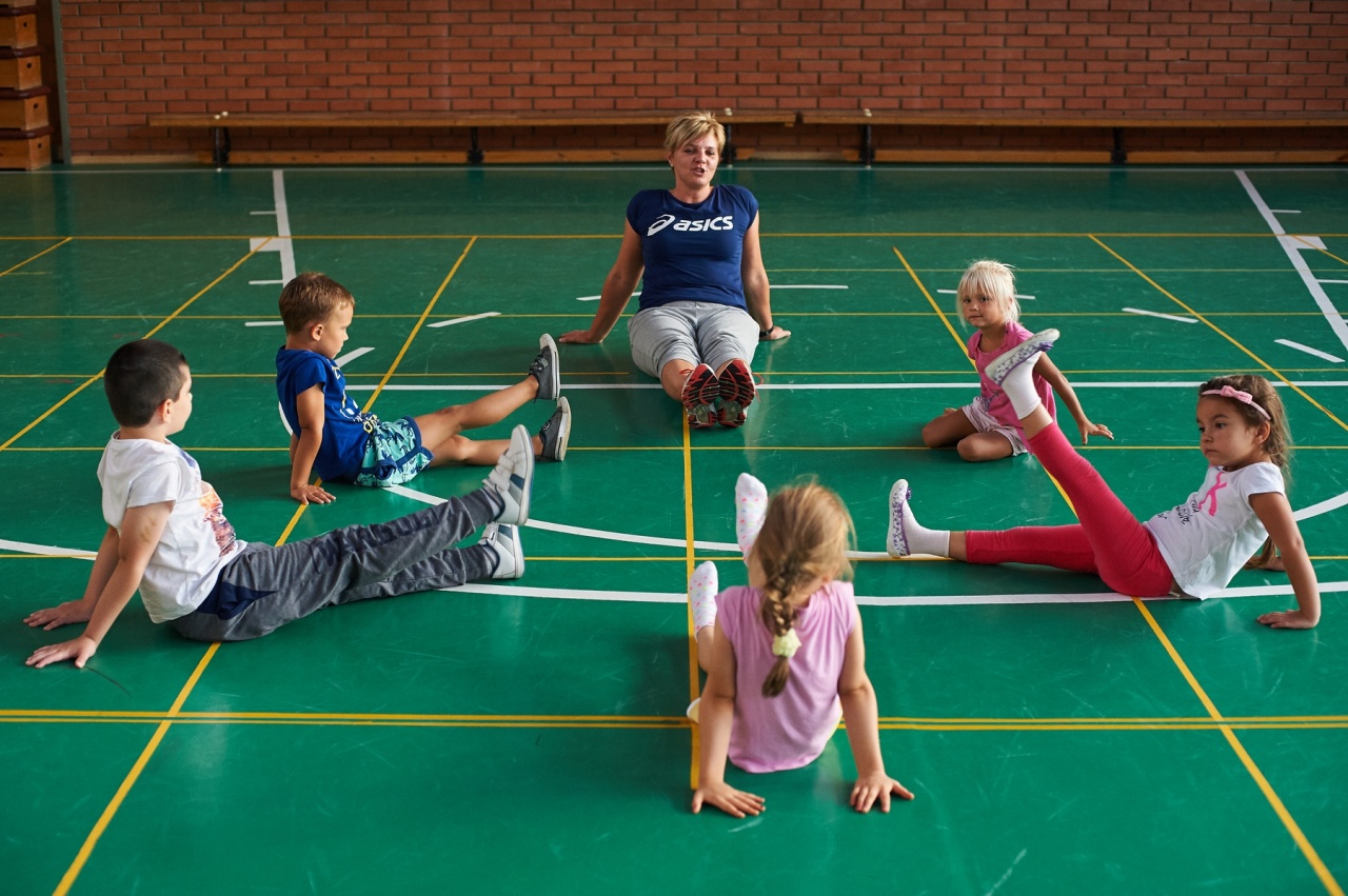 Zenére mozdul a gyereksereg