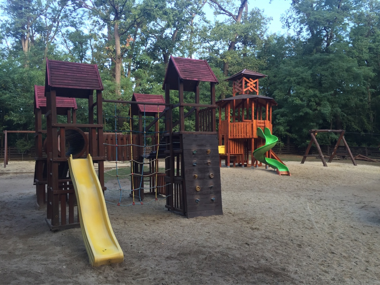 Játszókra vár a tér