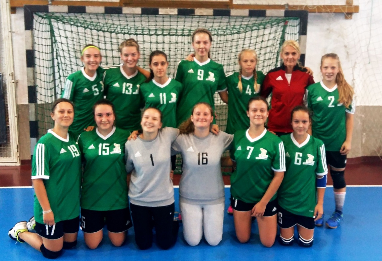 Győzelemmel rajtoltak a kézis lányok