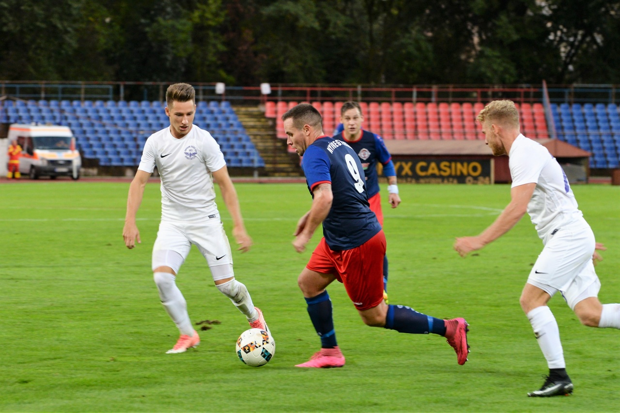 Idegenbe utazik a Szpari