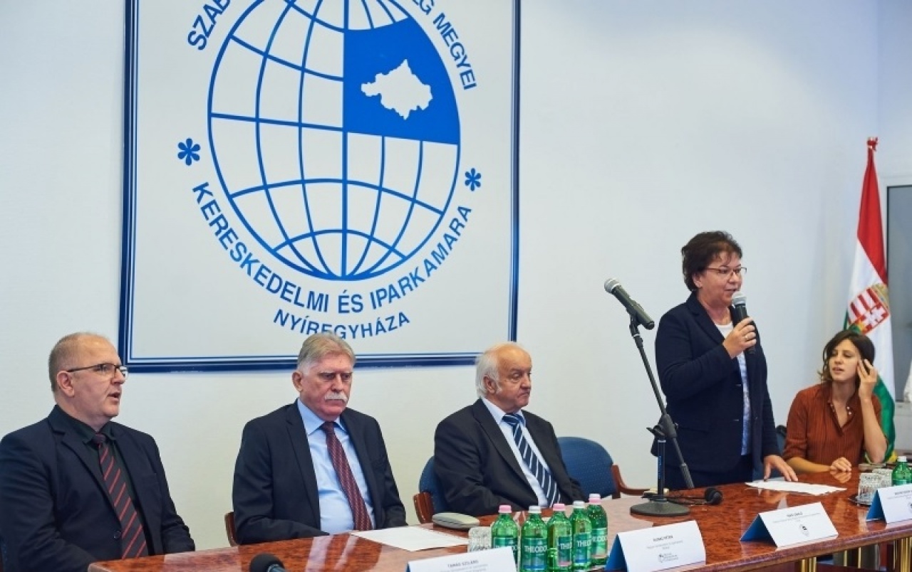 Rövidhírek szeptember 21-én