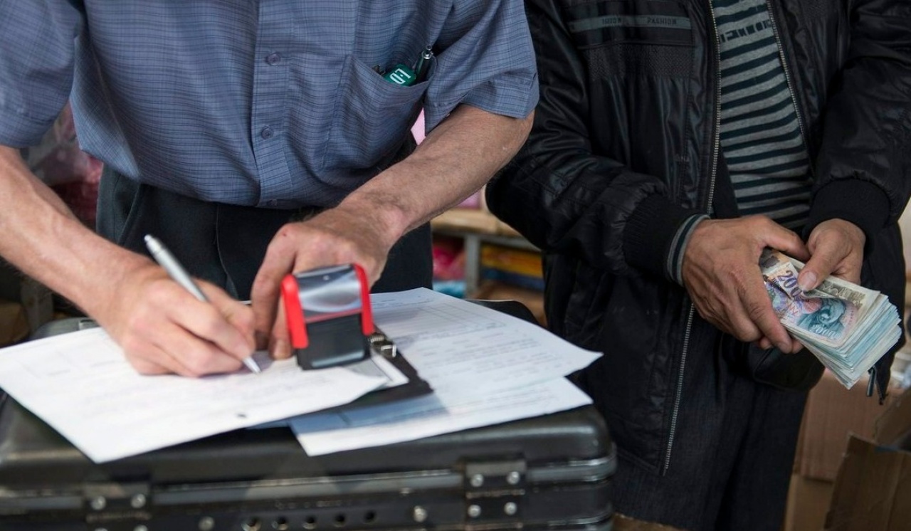 Vége a bújócskának - általános behajtási jogosítványt kap a NAV