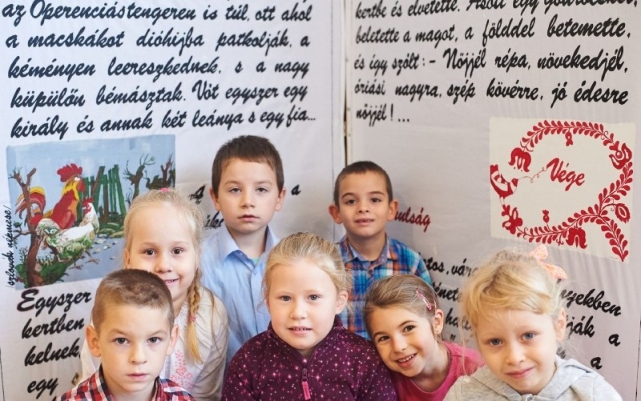 Városszerte mesenap