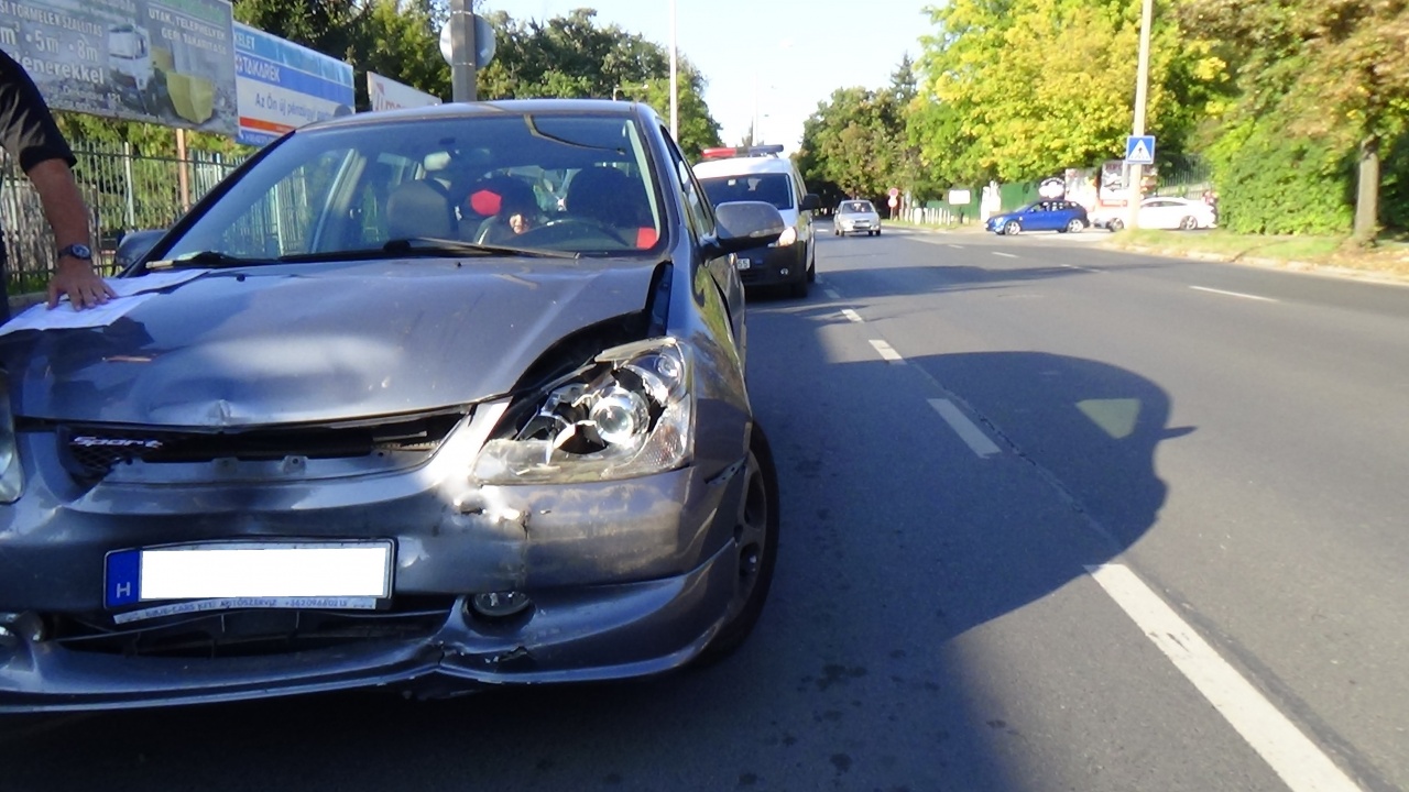 Hármas karambol a Sóstói úton