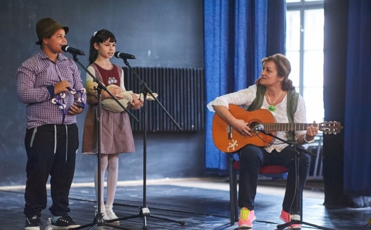 Rövidhírek október 2-án