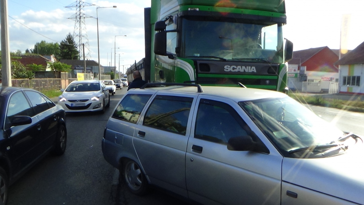 Sávváltás közben ütköztek