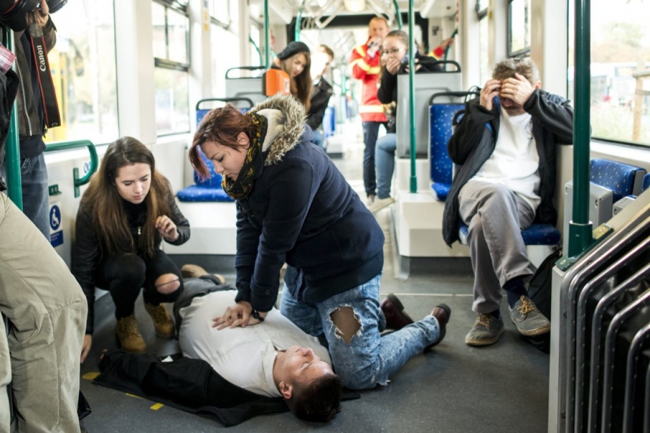 Újraélesztés ritmusra: bárki életet menthet!