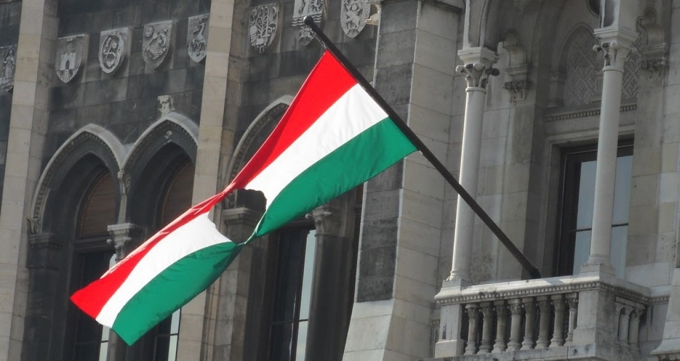 Koszorúzások városszerte