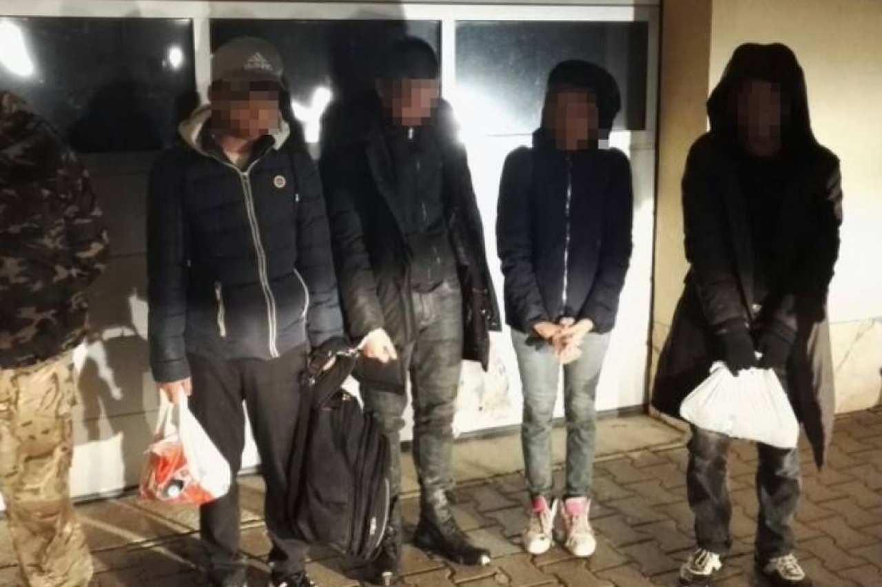 Migránsokat és embercsempészeket fogtak el Barabás külterületén