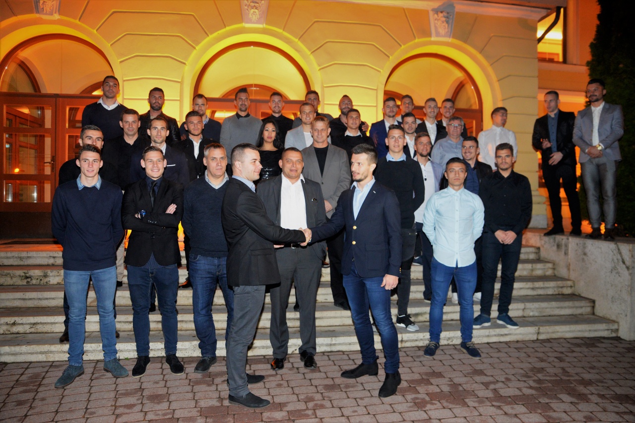 Színházban a Szpari