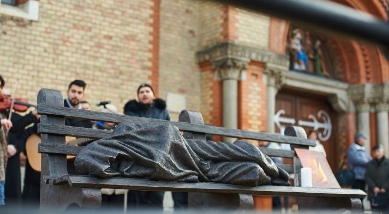 Washigton és London után Nyíregyházán járt a Hajléktalan Jézus szobor