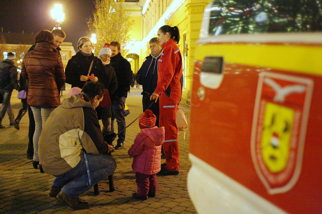 Cipődobozos akció a Kossuth téren – Idén is várják a nyíregyháziak adományait