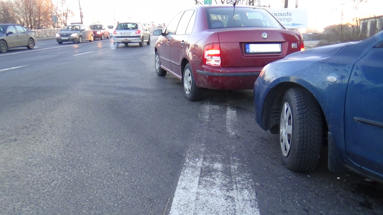 Kereszteződésben karamboloztak: mindkét járműben jelentős az anyagi kár