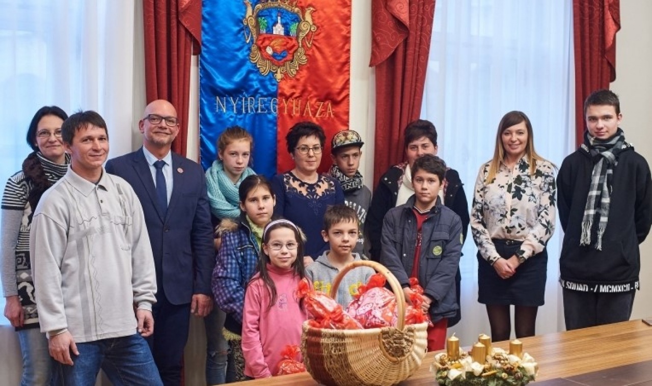 1500 darab Mikulás-csomagot kapnak a nyíregyházi rászoruló gyerekek