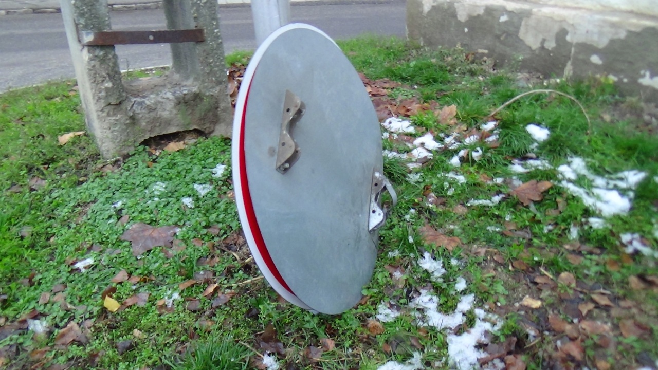 Több KRESZ-táblát is megrongáltak