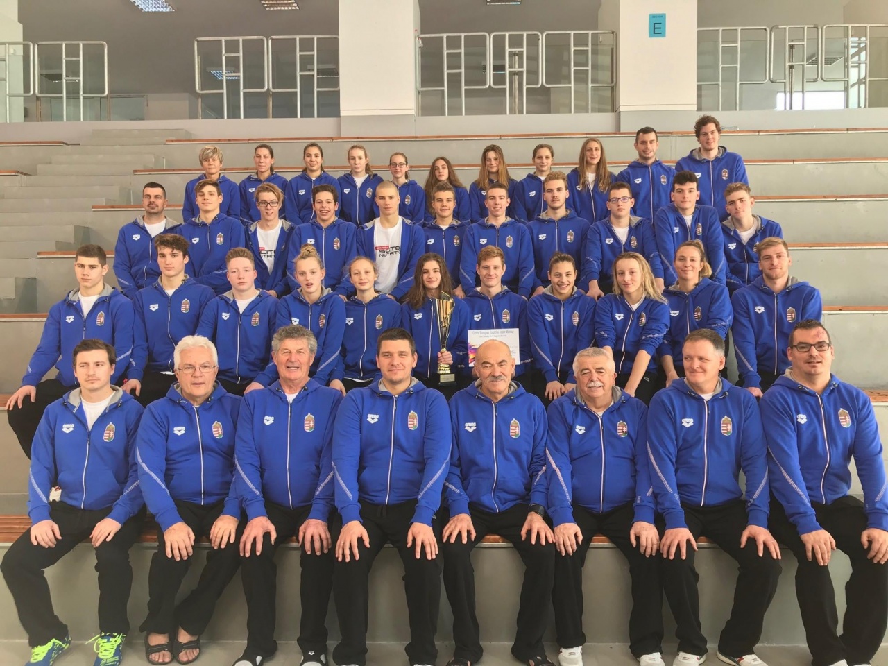 Öt aranyérmet szerzett Hatházi Dóra a Közép-Európai Országok Junior Úszóinak versenyén