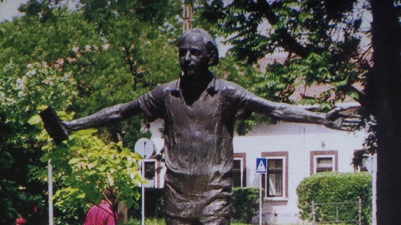 Képadomány Váci Mihály születésének 93. évfordulója apropóján