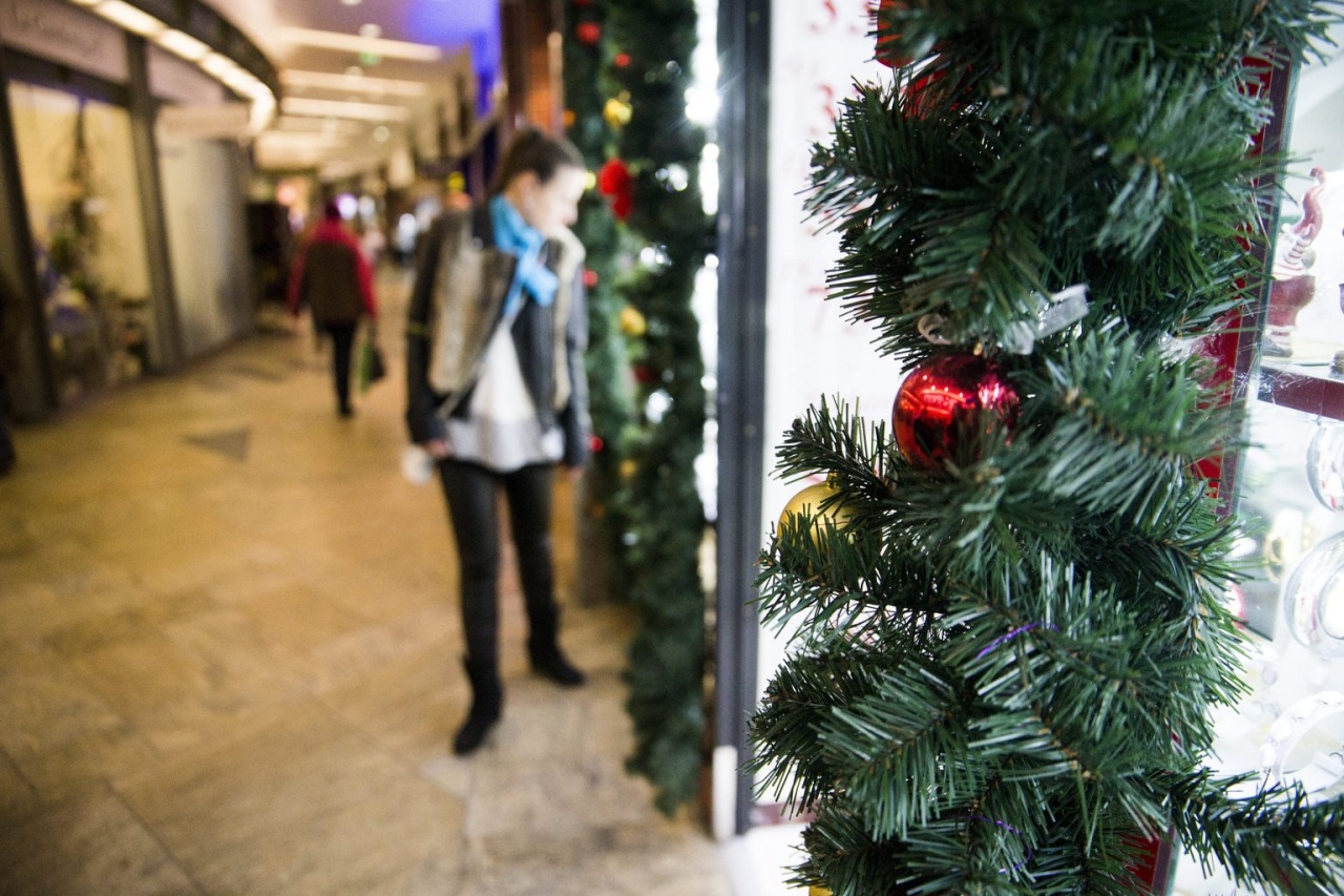 Ünnepek - December 24-én az üzletek legkésőbb 14 óráig lehetnek nyitva
