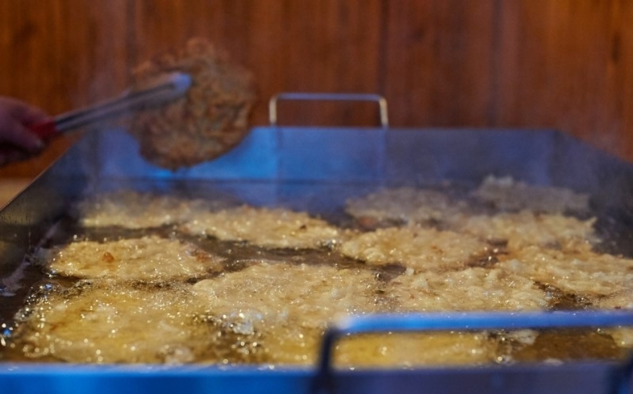 Lapcsánka az Adventi Forgatag járókelőinek