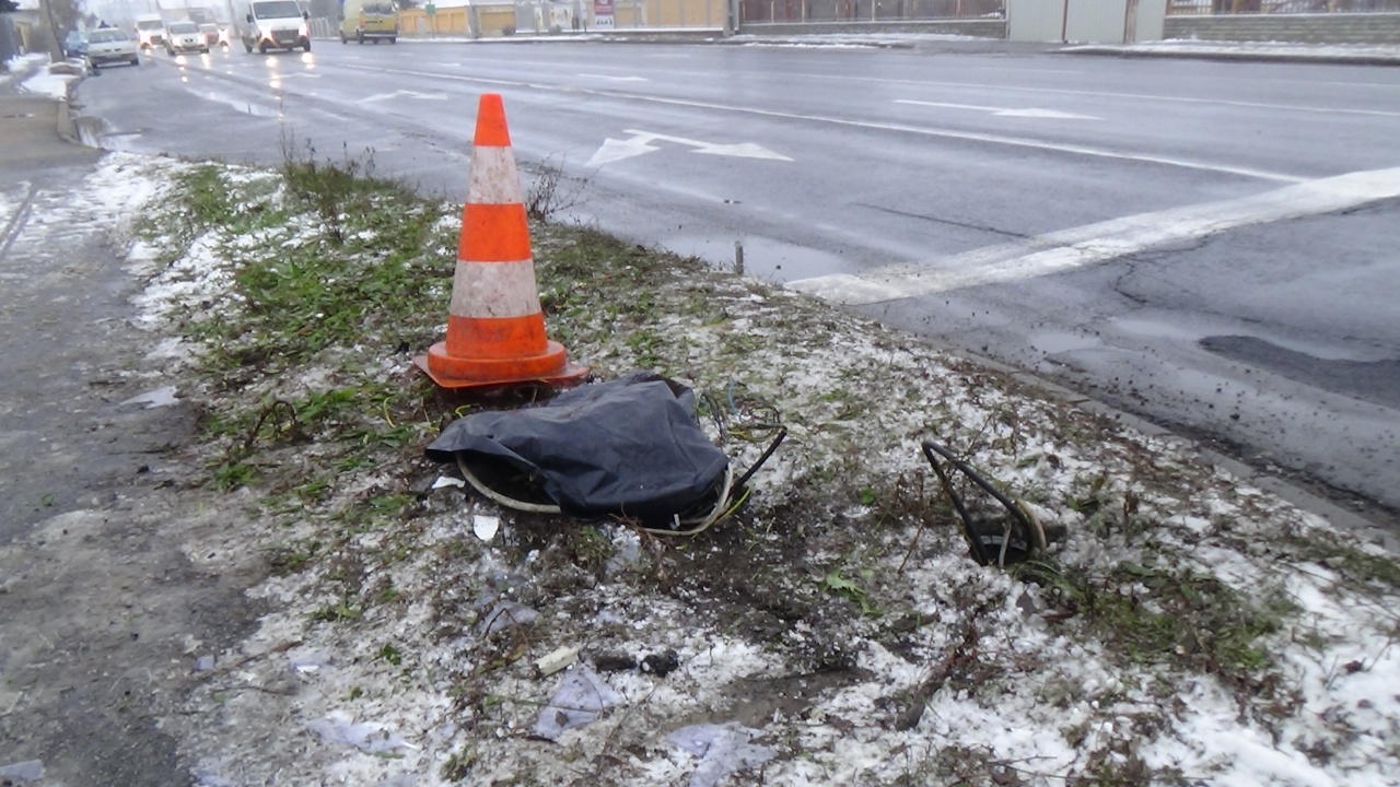 Jelzőlámpát tett tönkre egy ismeretlen tettes a Debreceni úton