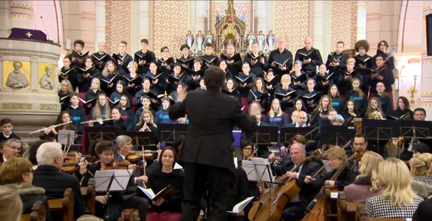 Karácsonyi hangversenyre invitálták a város lakosságát a társszékesegyházba