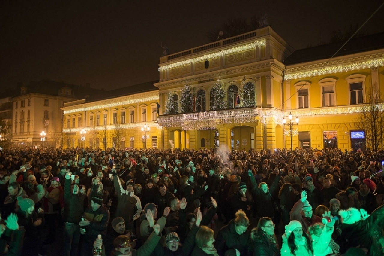 Városi Szilveszter Retro Partyval és Újévi Koncert orosz zeneszerzők műveivel