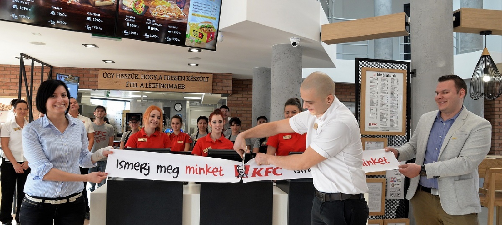 Megnyílt a KFC legújabb étterme Nyíregyházán