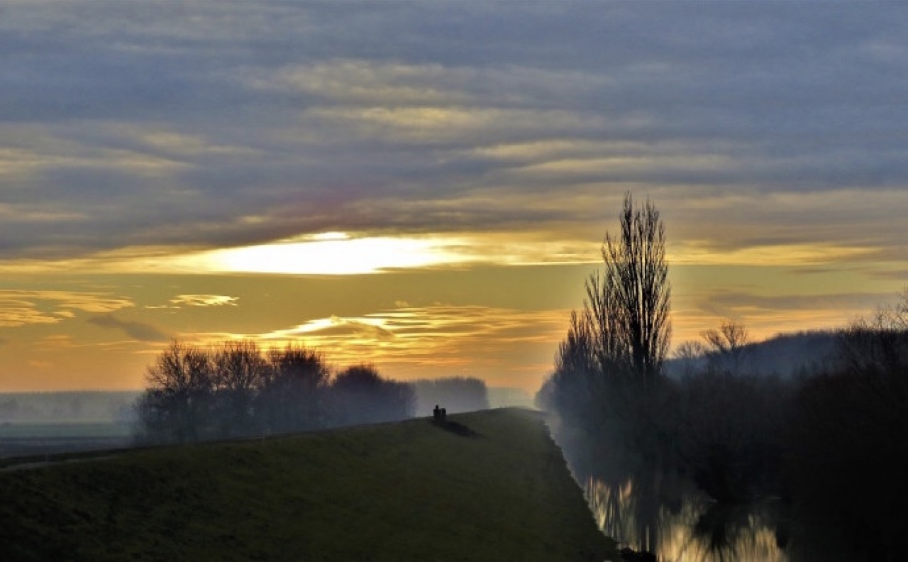 Felhős, esős napokkal indul a 2018-as év, de marad az enyhe idő