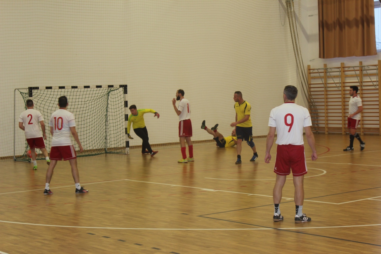 Kispályás labdarúgás - rozsréti fricska a korábbi bajnoknak