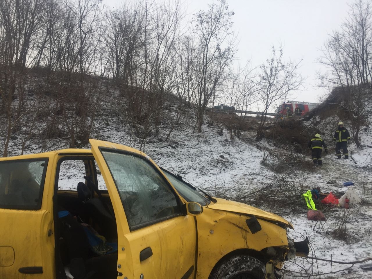 Több jármű is árokba csúszott kedden délután és kora este