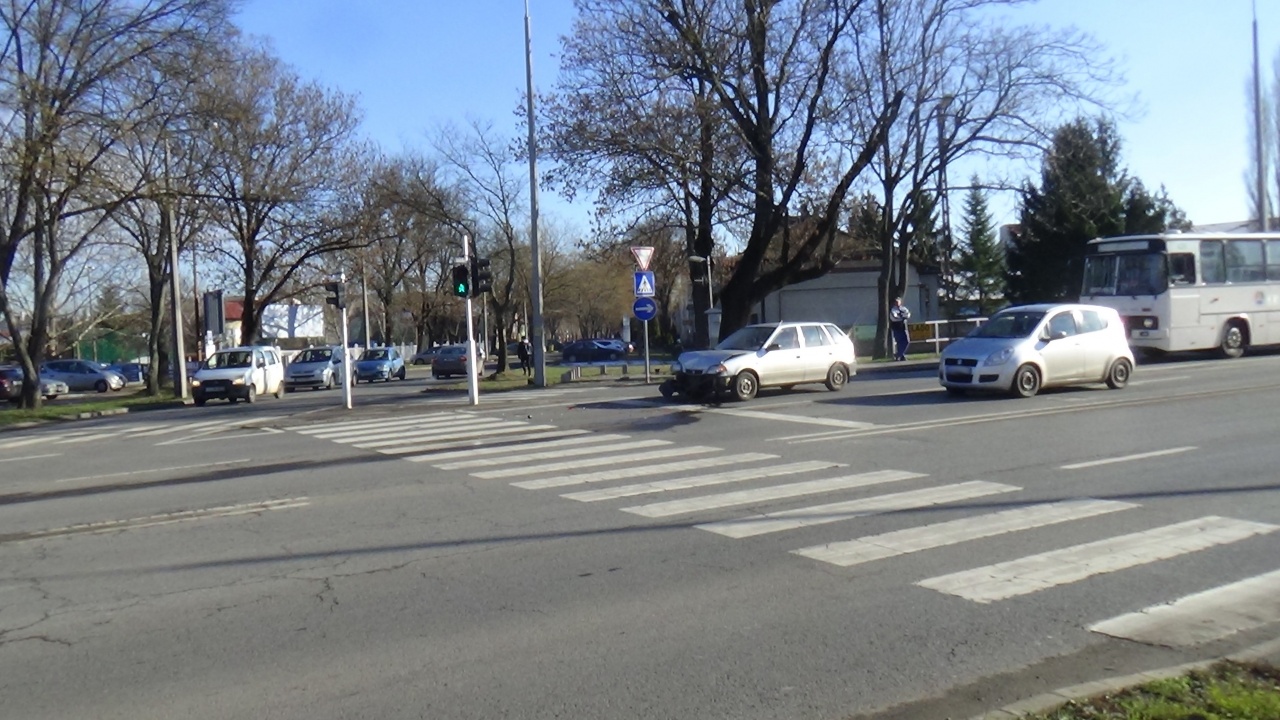 Karambol a pirosnál – Jelentős az anyagi kár