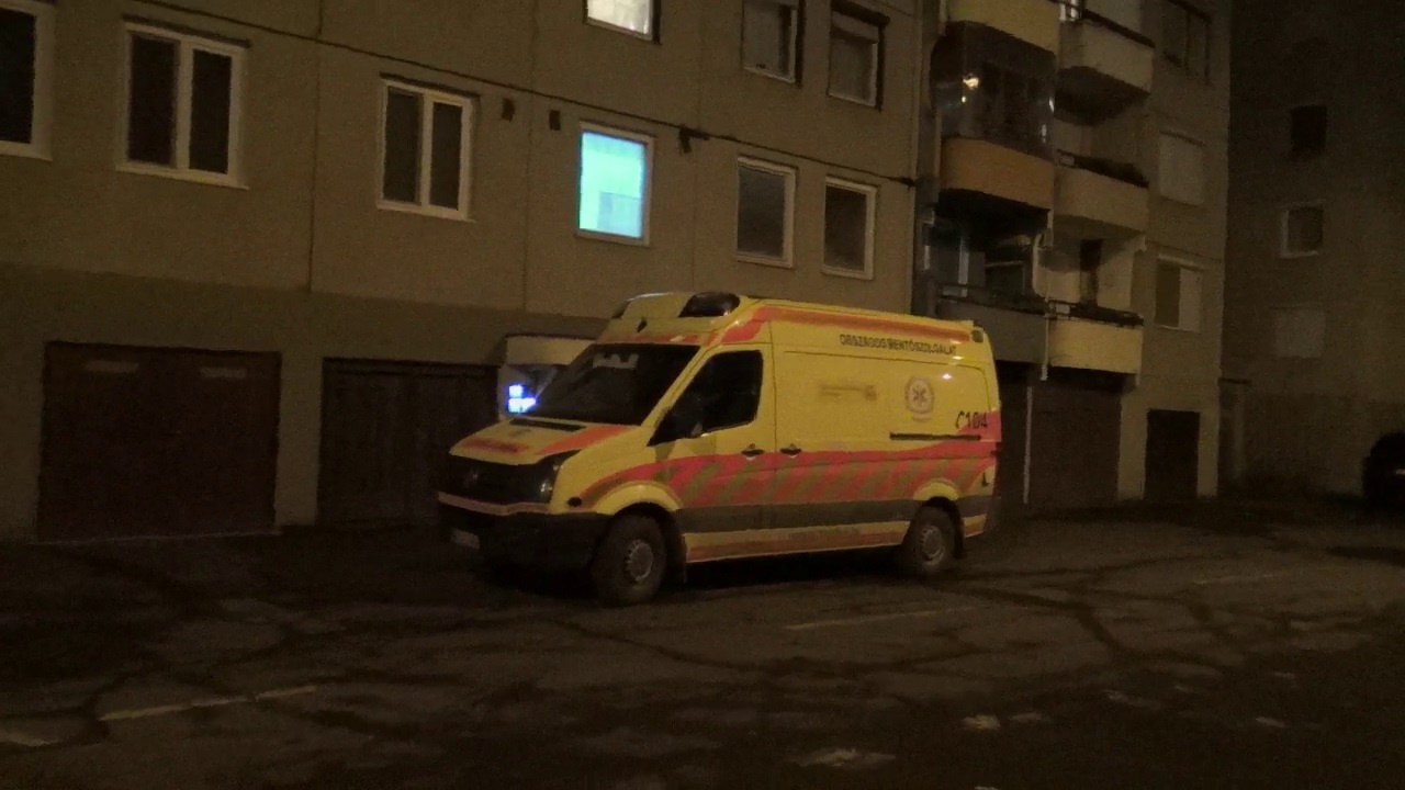 A katasztrófavédelem munkatársait hívták segítségül egy túlsúlyos fekvőbeteg ellátásához