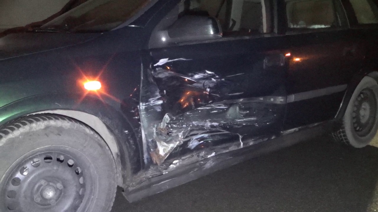 Két autó ütközött a Vécsey és a Szarvas utca kereszteződésénél hétfő este