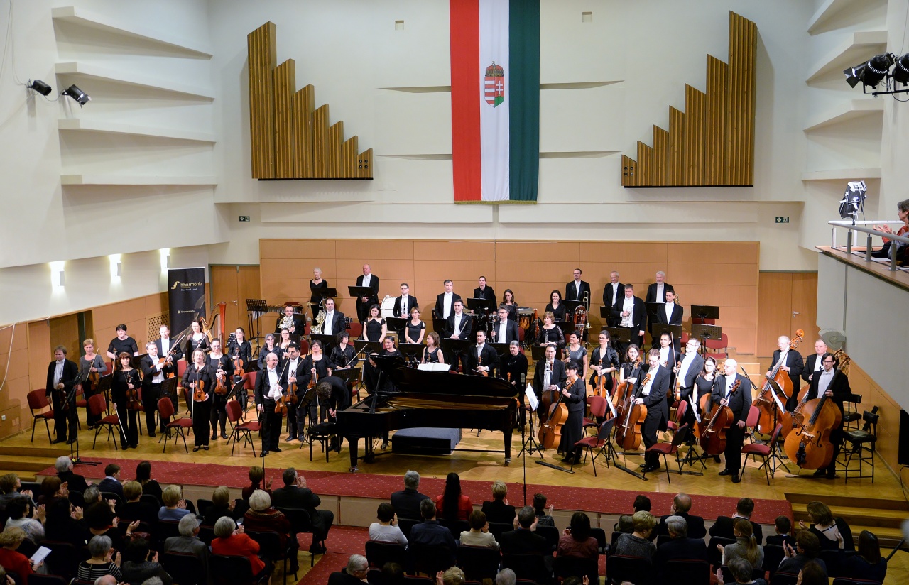 Elsöprő sikert aratott a Kodály Filharmonikus Zenekar koncertje Nyíregyházán