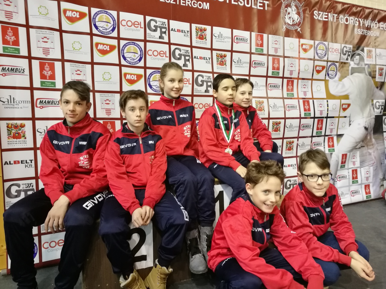 Remekeltek a kardozók - több érmet is szereztek az NYVSC versenyzői 