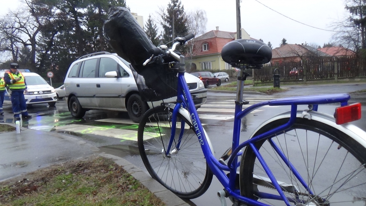 Kerékpárost gázoltak a Sóstói úton