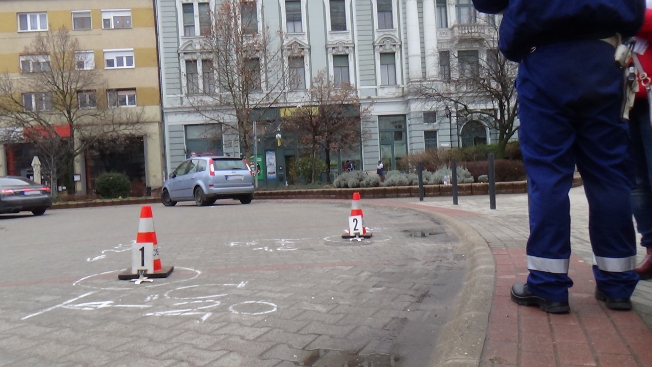 Kijelölt átkelőn ütöttek el egy gyalogost a Hősök terén