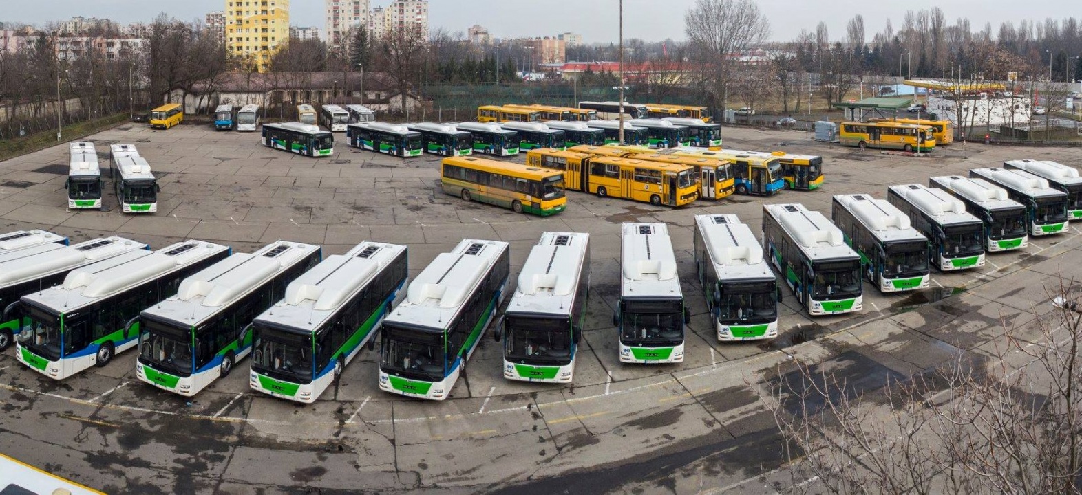 Csak nálunk! – Látványos légifelvételek a hamarosan menetrend szerint közlekedő buszokról
