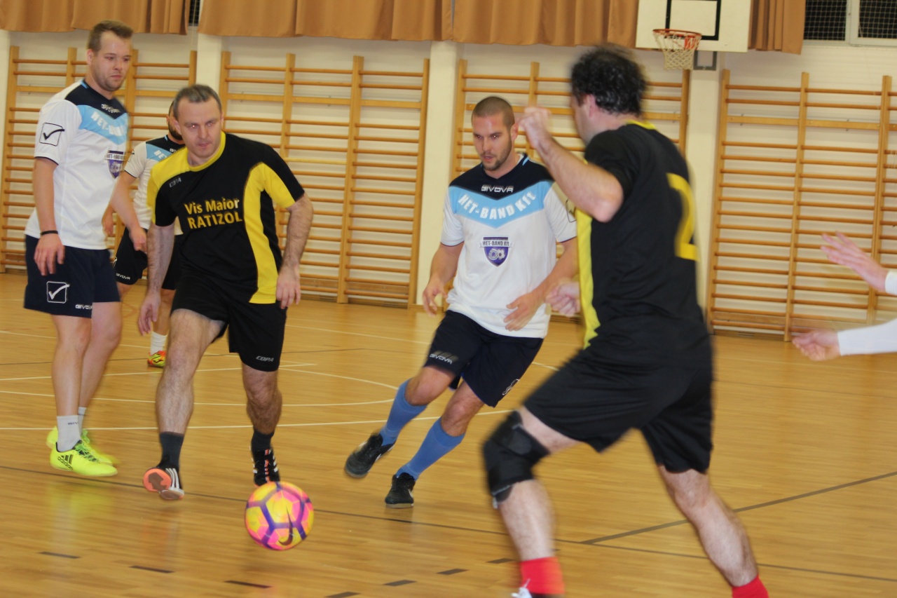Teremfoci - A nyolcadik utas a döntőben az Offside Old Boys FC