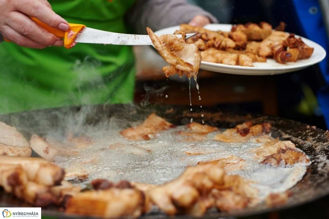 Egész napos gasztronómiai kirándulás Sóstón – Hatalmas a buli a múzeumfaluban