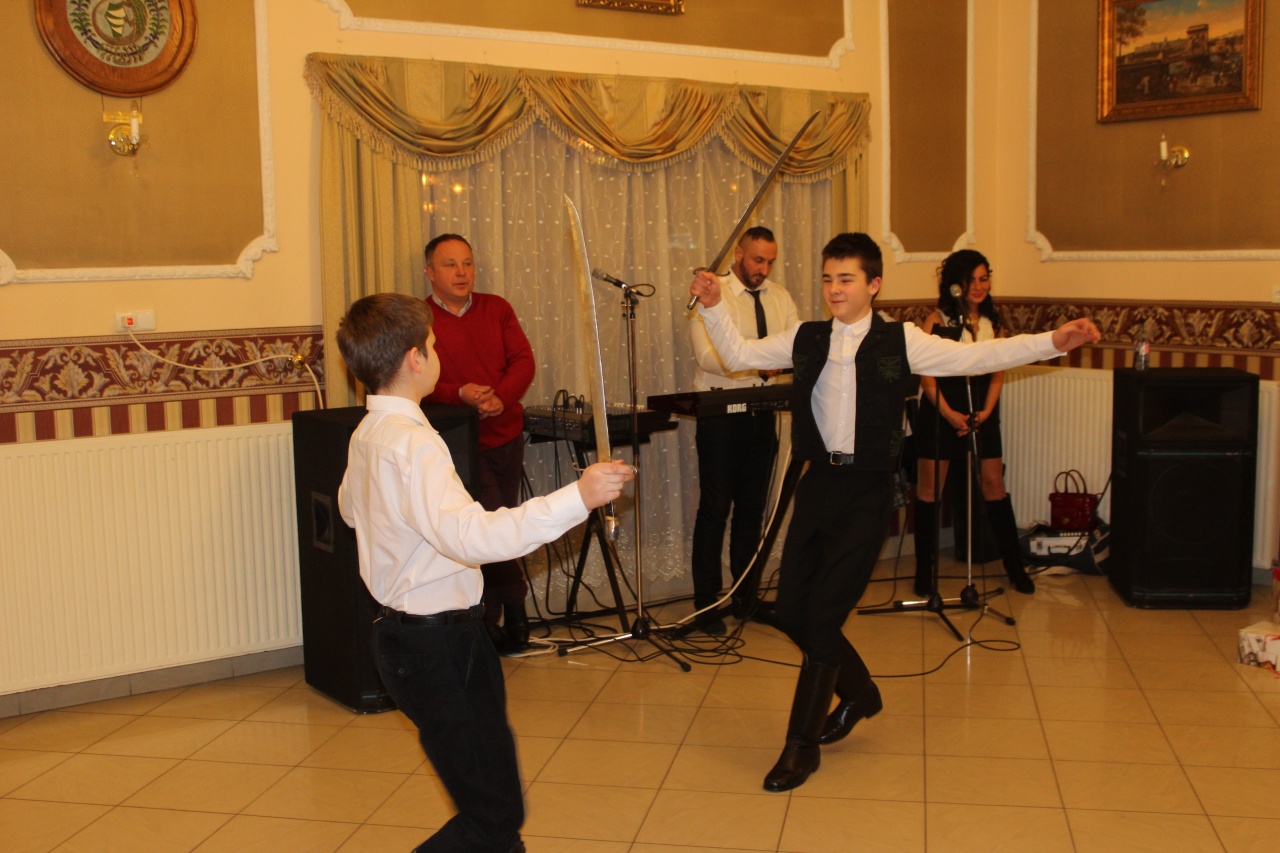 Tűzoltóbál Nyírbátorban – Hajnalig ropták a táncot