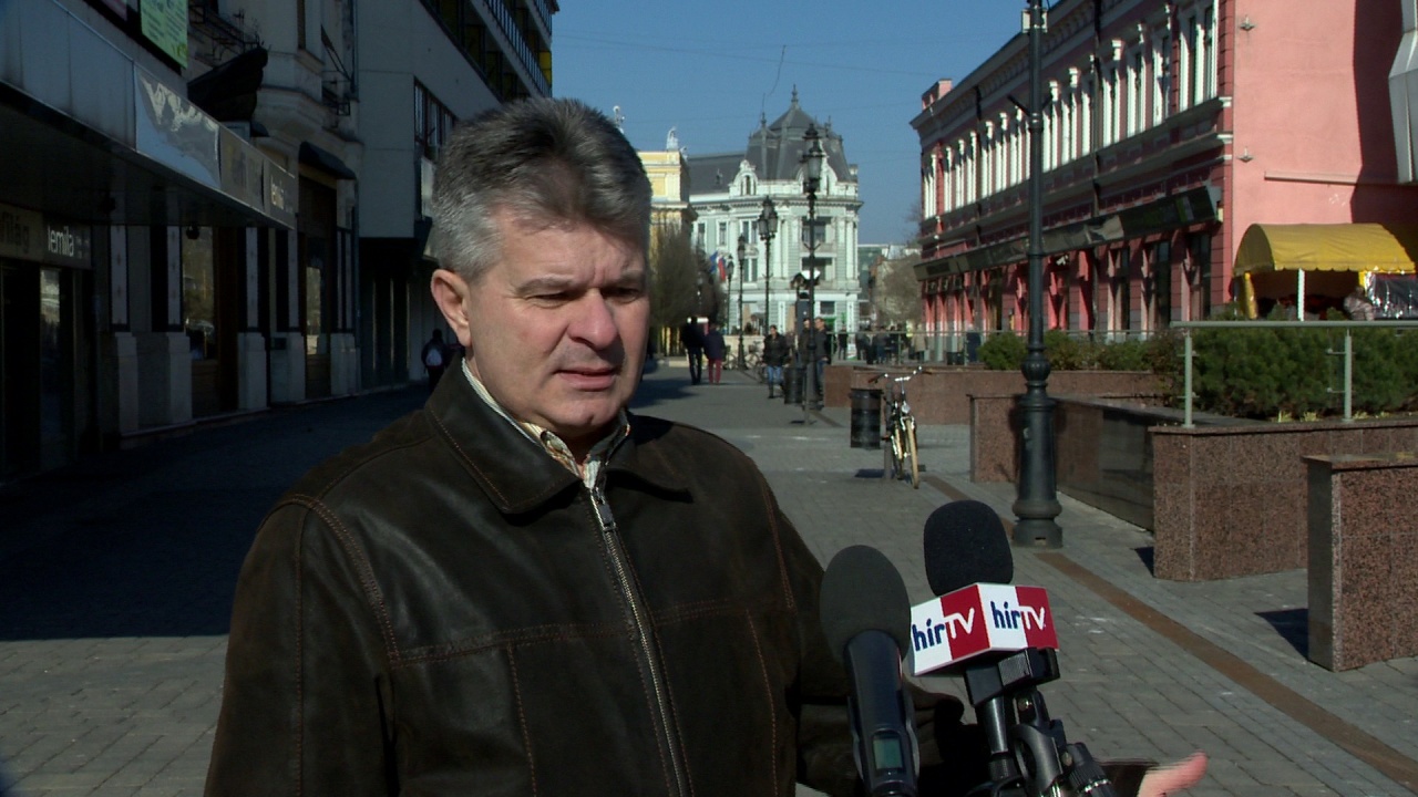 Csak ha politikai egyezség születik, akkor lépne vissza, akkor sem könnyű szívvel