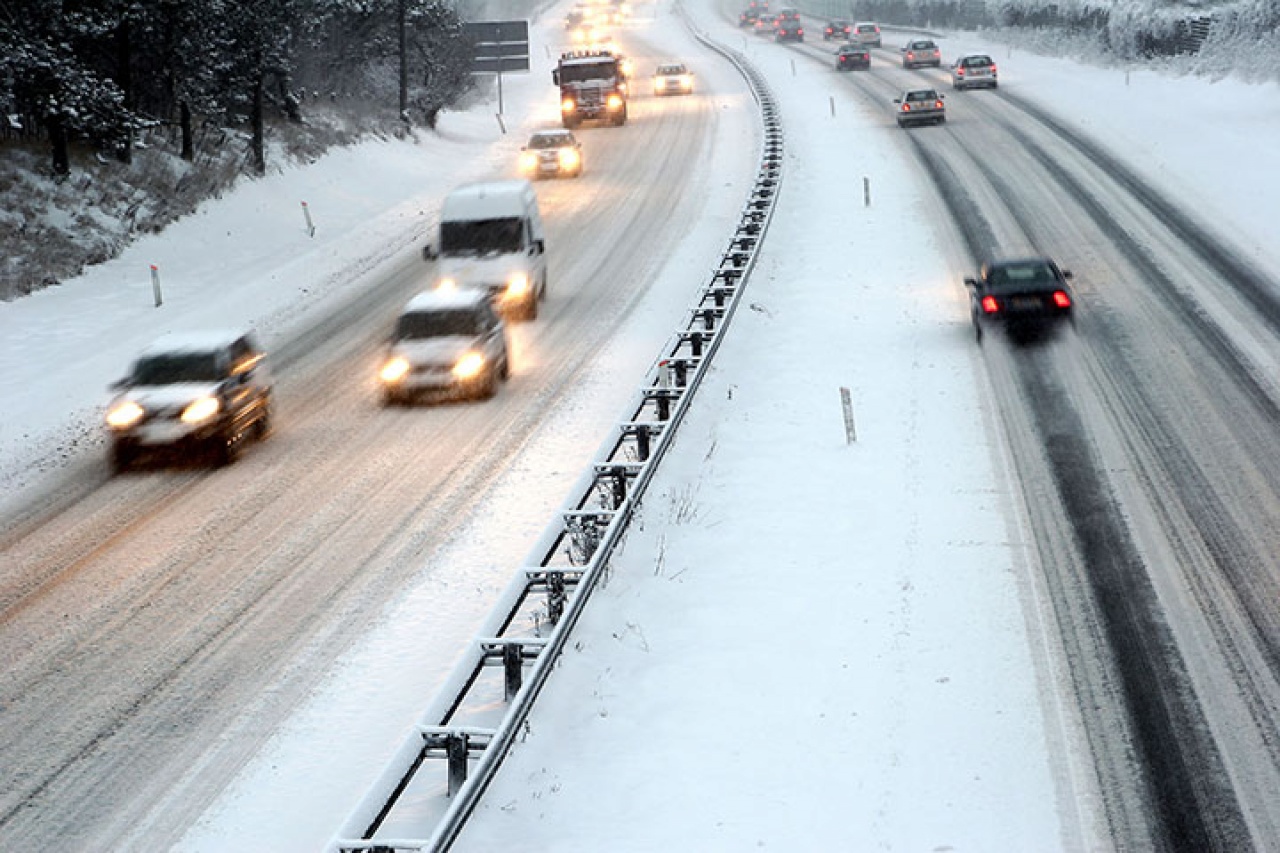 Szinte valamennyi megyében hófúvás nehezítheti a közlekedést a következő napokban