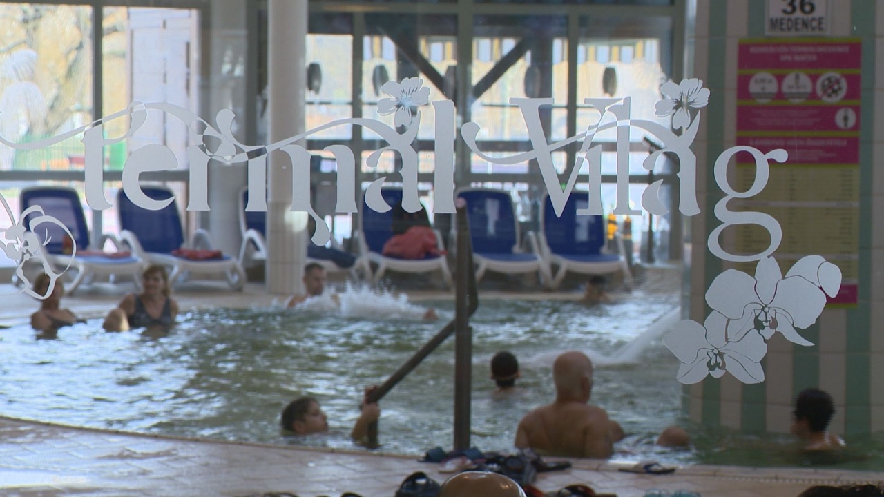 Szökjön ki egy fürdőbe! Idén is féláron lehet csobbanni február utolsó napján