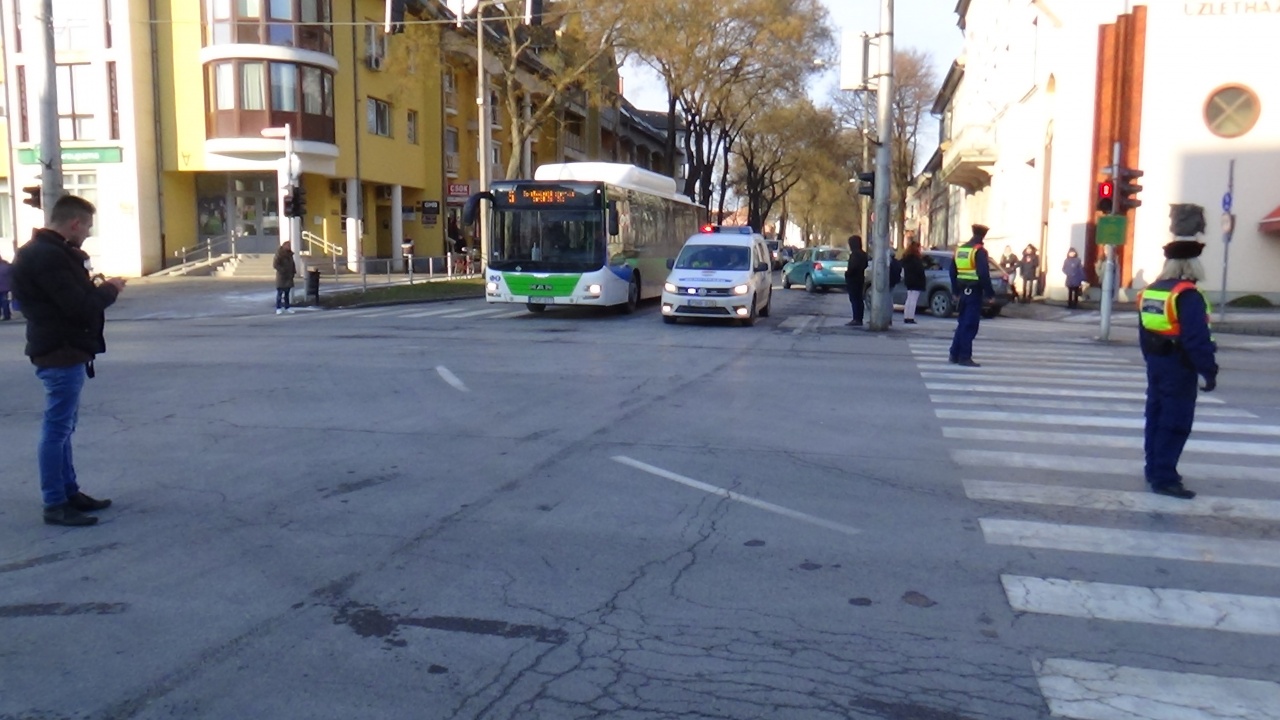 Segítségnyújtás elmulasztása miatt keresik a sofőrt