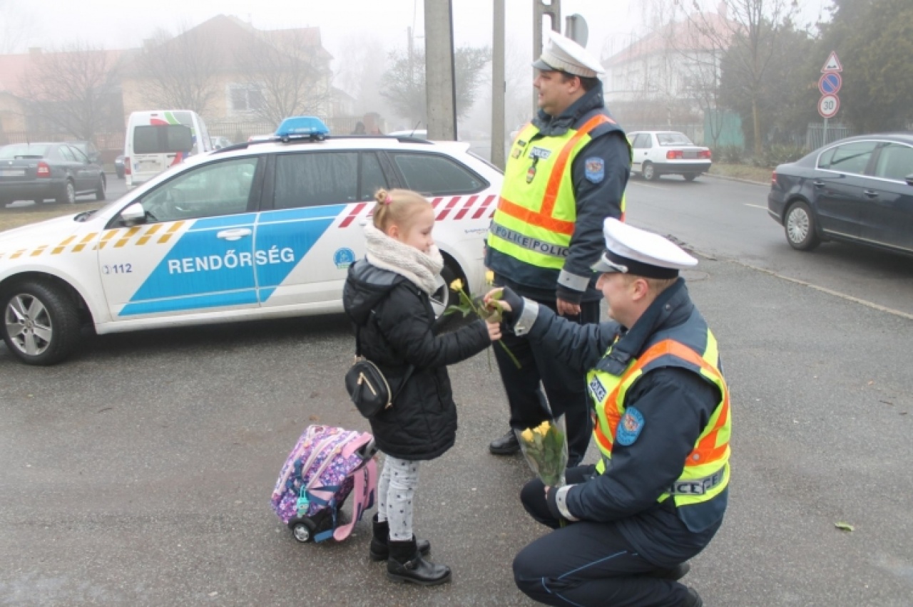 Ellenőrzések a kijelölt gyalogosátkelőhelyek környékén