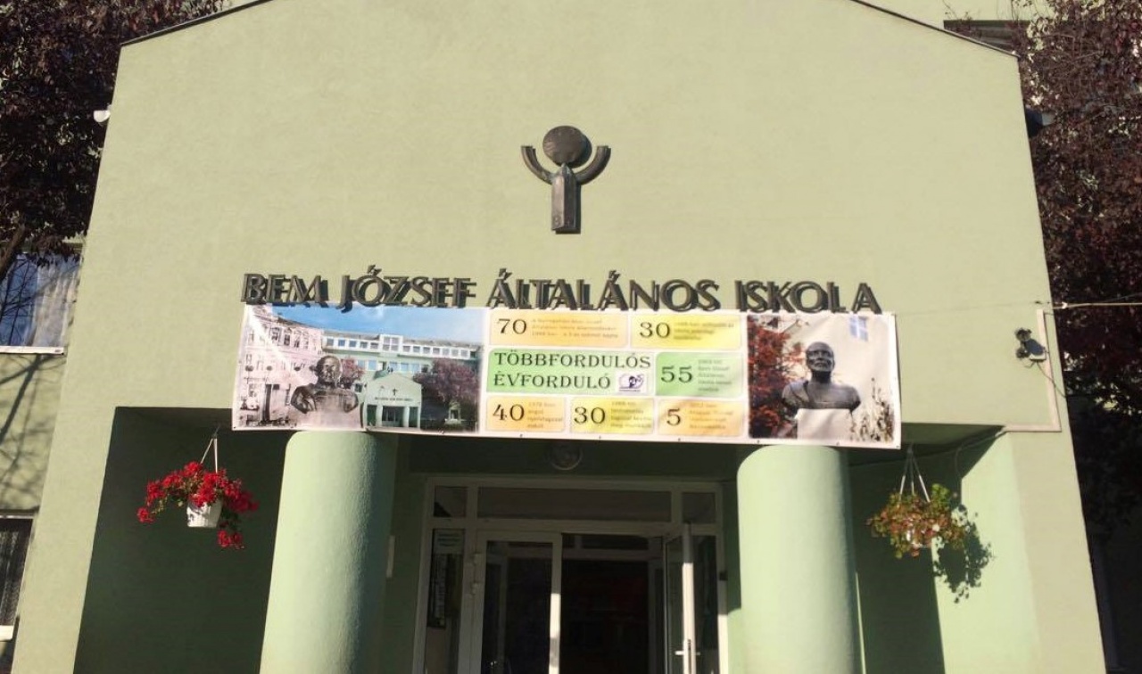 Többfordulós évforduló – Megemlékezés és koszorúzás a Bem József Általános Iskolában
