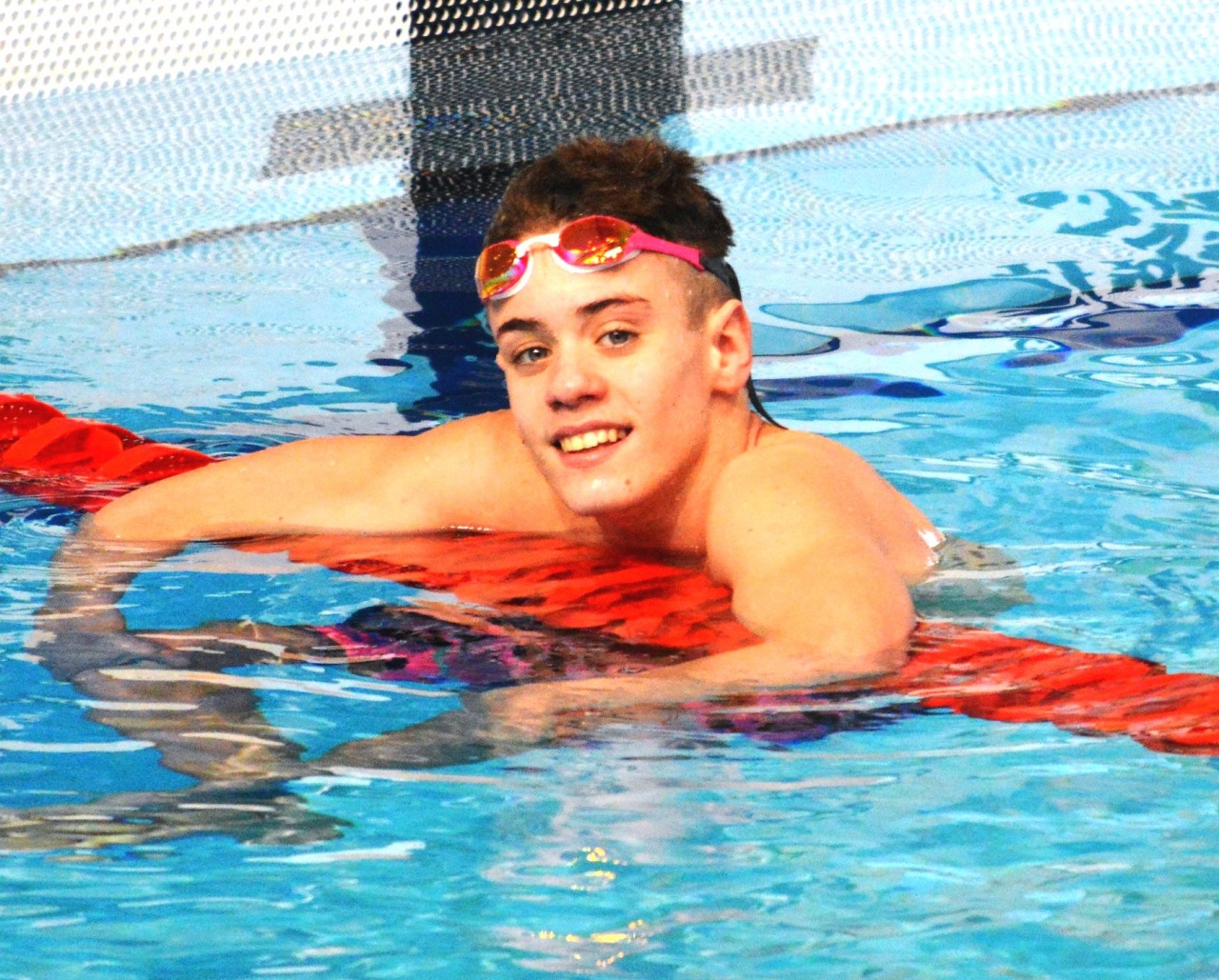 Éremgyűjtés a víz világnapján - remekeltek az úszók Miskolcon 