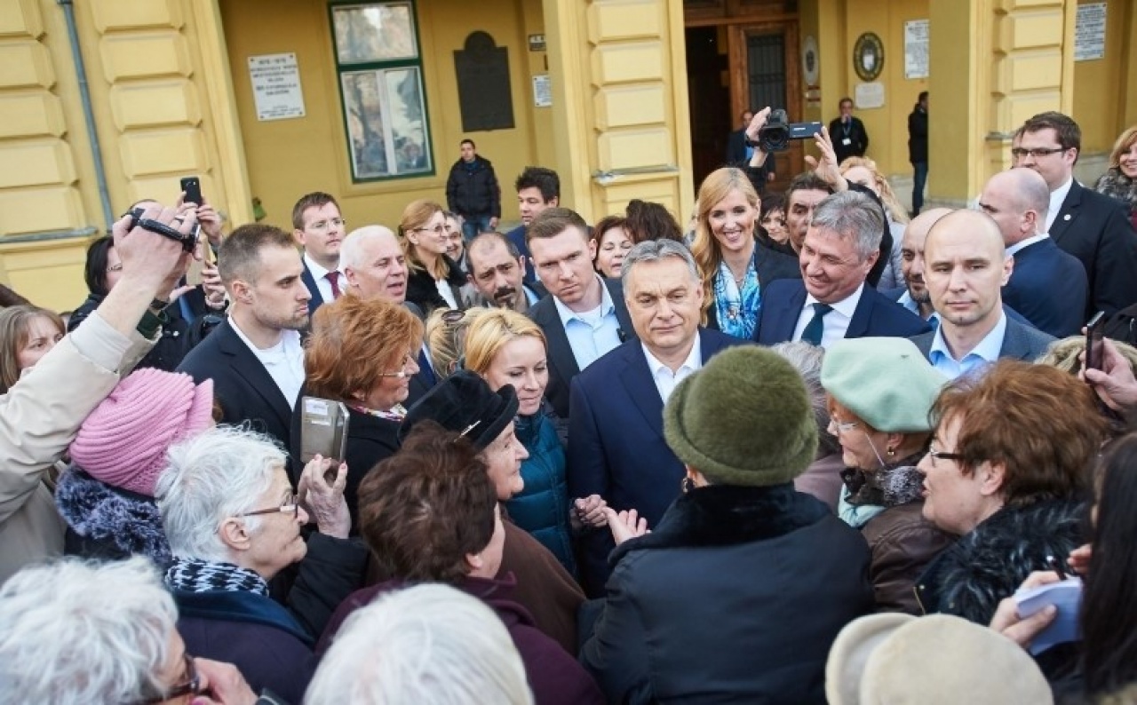 Évtizedes álmokat váltottunk valóra Nyíregyházán is ­– mondta Orbán Viktor a Kossuth téren
