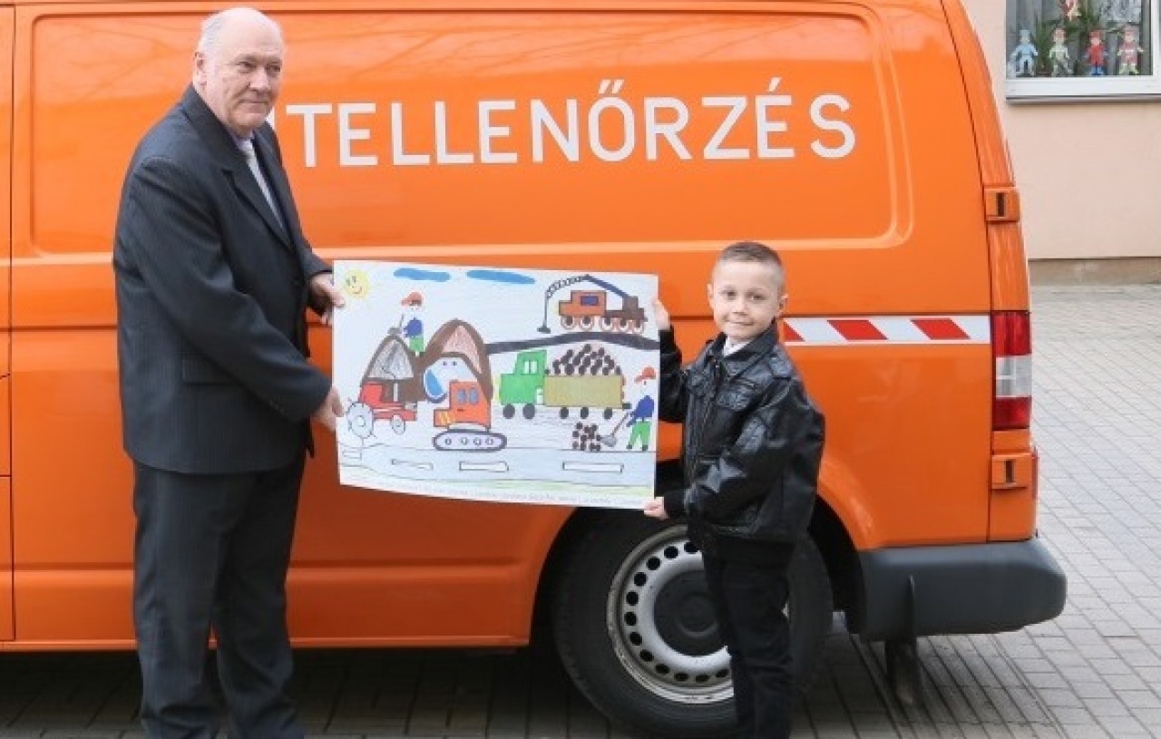 Márciustól a Magyar Közút Álomút című rajzpályázat díjazott műve járja a megyei utakat is